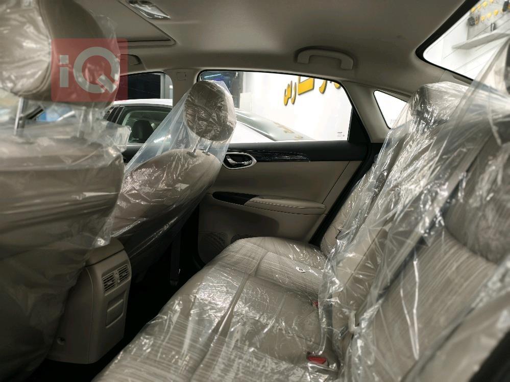 نيسان سيلفي